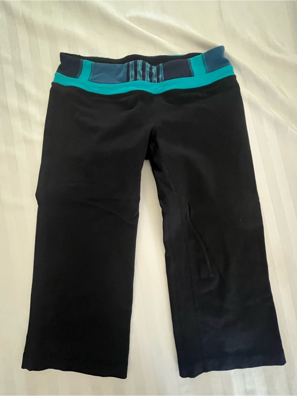 Lululemon Womens Black Cropped Wide Leg Yoga Pants-6